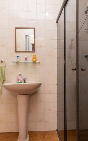 Casa à venda com 150m², 3 quartos e 1 vagaBanheiro 2