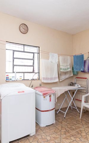 Casa à venda com 150m², 3 quartos e 1 vagaÁrea de Serviço