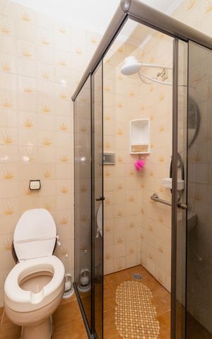 Casa à venda com 150m², 3 quartos e 1 vagaBanheiro 1