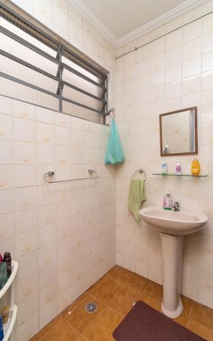 Casa à venda com 150m², 3 quartos e 1 vagaBanheiro 2