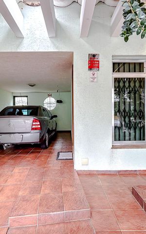Casa à venda com 245m², 4 quartos e 2 vagasGaragem