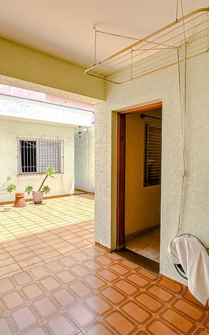 Casa à venda com 245m², 4 quartos e 2 vagasÁrea de Serviço