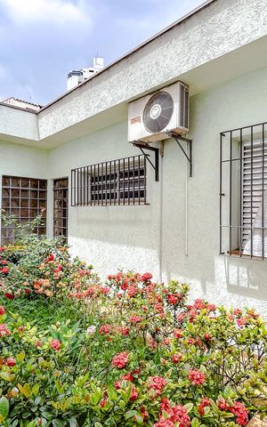 Casa à venda com 245m², 4 quartos e 2 vagasÁrea externa