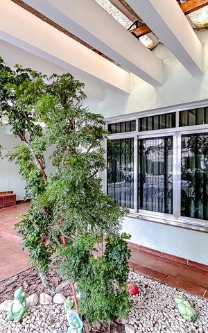 Casa à venda com 245m², 4 quartos e 2 vagasGaragem