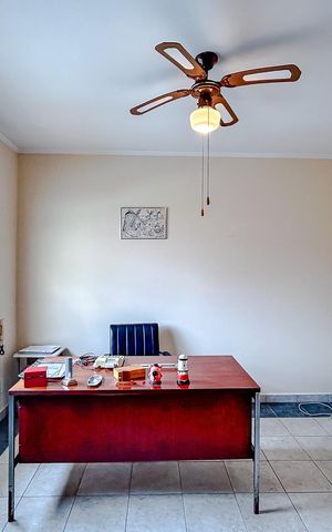 Casa à venda com 245m², 4 quartos e 2 vagasEdícula
