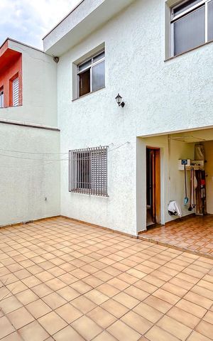 Casa à venda com 245m², 4 quartos e 2 vagasÁrea externa
