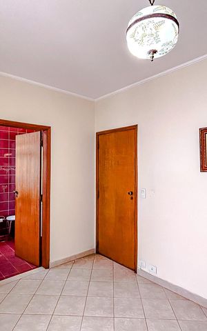 Casa à venda com 245m², 4 quartos e 2 vagasSuíte 1