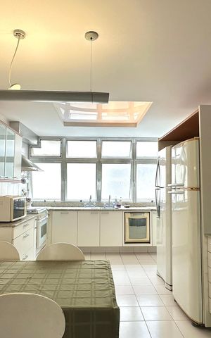 Apartamento à venda com 309m², 5 quartos e 3 vagas
