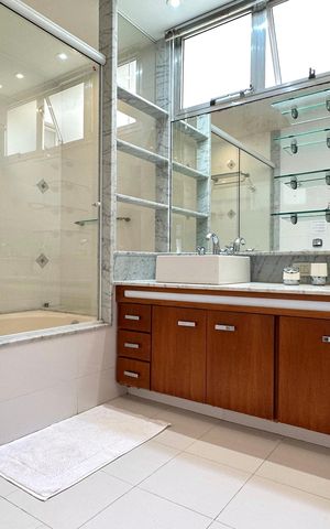 Apartamento à venda com 309m², 5 quartos e 3 vagas