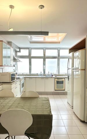 Apartamento à venda com 309m², 5 quartos e 3 vagas