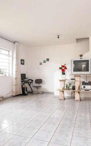 Casa para alugar com 128m², 3 quartos e 3 vagas Casa para alugar com 128m², 3 quartos e 3 vagasSala