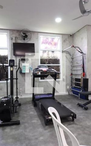 Apartamento à venda com 61m², 2 quartos e 1 vaga Apartamento à venda com 61m², 2 quartos e 1 vagaAcademia