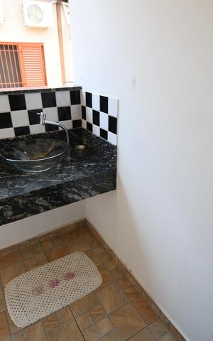 Casa à venda com 200m², 3 quartos e 3 vagasBanheiro de serviço