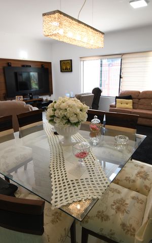 Casa à venda com 200m², 3 quartos e 3 vagasSala