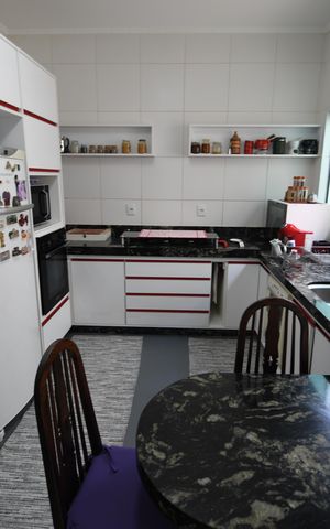 Casa à venda com 200m², 3 quartos e 3 vagasCozinha