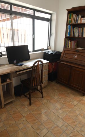 Casa à venda com 200m², 3 quartos e 3 vagasEscritório