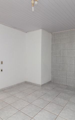 Casa à venda com 120m², 1 quarto e 2 vagasSala