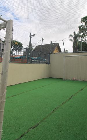 Casa de condomínio à venda com 200m², 4 quartos e 3 vagasQuadra