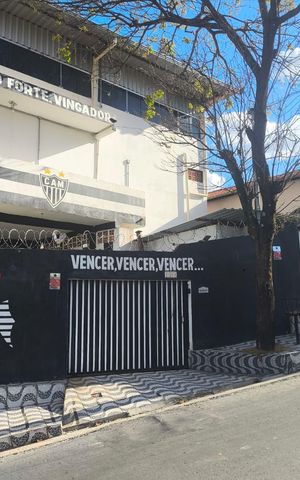 Casa para alugar com 170m², 3 quartos e 4 vagas Casa para alugar com 170m², 3 quartos e 4 vagasFachada