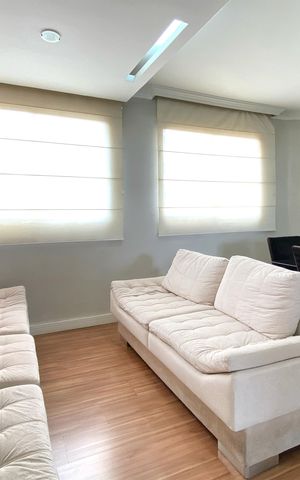 Apartamento à venda com 200m², 4 quartos e 2 vagas Apartamento à venda com 200m², 4 quartos e 2 vagasSala