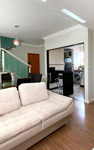 Apartamento à venda com 200m², 4 quartos e 2 vagas Apartamento à venda com 200m², 4 quartos e 2 vagasSala