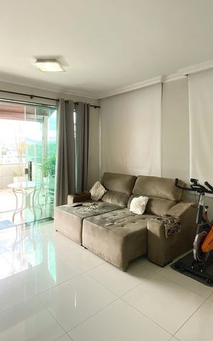 Apartamento à venda com 200m², 4 quartos e 2 vagas Apartamento à venda com 200m², 4 quartos e 2 vagasSala de estar