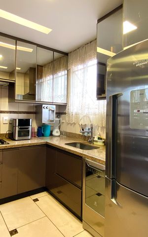 Apartamento à venda com 200m², 4 quartos e 2 vagas Apartamento à venda com 200m², 4 quartos e 2 vagasCozinha