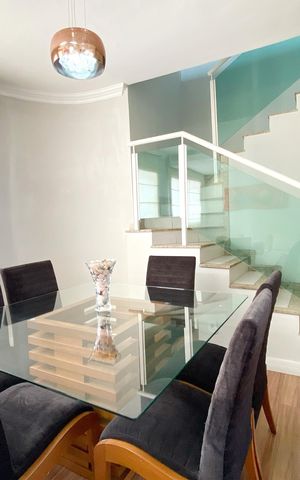 Apartamento à venda com 200m², 4 quartos e 2 vagas Apartamento à venda com 200m², 4 quartos e 2 vagasSala
