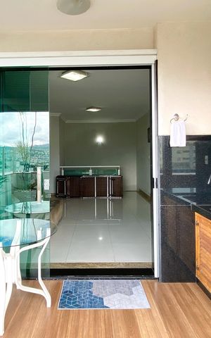 Apartamento à venda com 200m², 4 quartos e 2 vagas Apartamento à venda com 200m², 4 quartos e 2 vagasCobertura