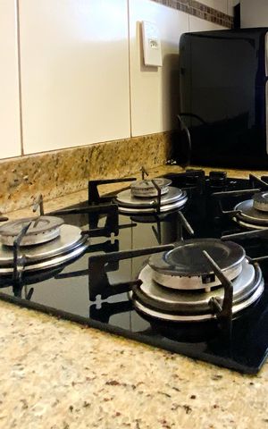 Apartamento à venda com 200m², 4 quartos e 2 vagas Apartamento à venda com 200m², 4 quartos e 2 vagasCozinha - Cooktop