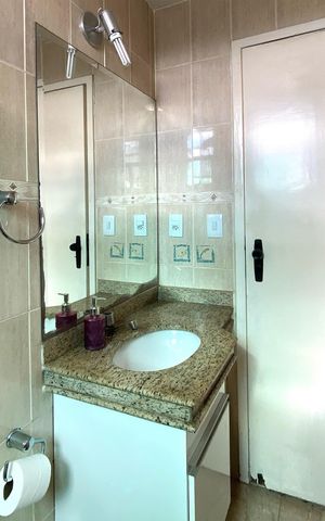 Apartamento à venda com 200m², 4 quartos e 2 vagas Apartamento à venda com 200m², 4 quartos e 2 vagasBanheiro
