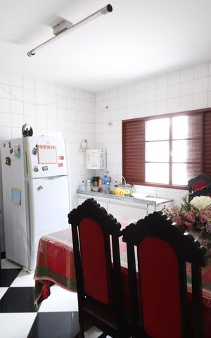 Casa para alugar com 300m², 6 quartos e 2 vagasCozinha 1