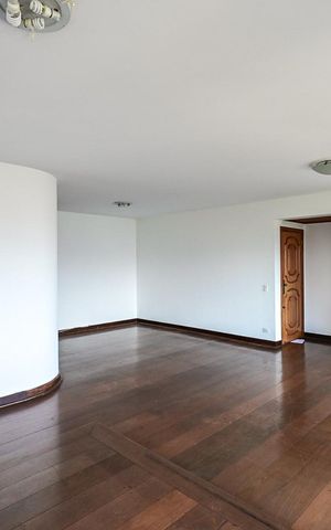 Apartamento à venda com 160m², 3 quartos e 2 vagasSala