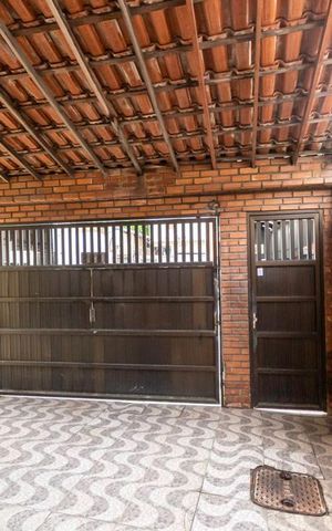 Casa à venda com 180m², 7 quartos e 2 vagas Casa à venda com 180m², 7 quartos e 2 vagas2º andar - Varanda e Garagem