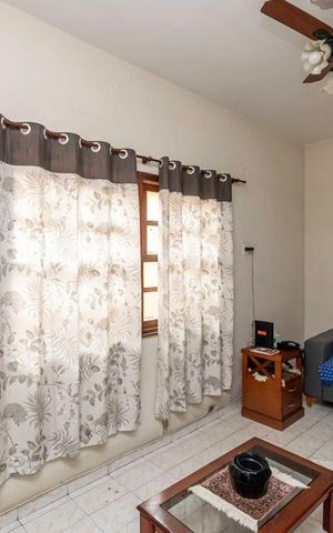 Casa à venda com 180m², 7 quartos e 2 vagas Casa à venda com 180m², 7 quartos e 2 vagas1º andar - Sala