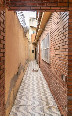 Casa à venda com 180m², 7 quartos e 2 vagas Casa à venda com 180m², 7 quartos e 2 vagas2º andar - Varanda e Garagem