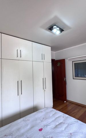 Casa de condomínio à venda com 562m², 4 quartos e 4 vagas Casa de condomínio à venda com 562m², 4 quartos e 4 vagasQuarto