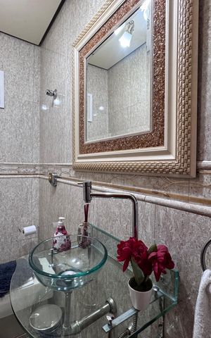 Casa de condomínio à venda com 562m², 4 quartos e 4 vagas Casa de condomínio à venda com 562m², 4 quartos e 4 vagasLavabo