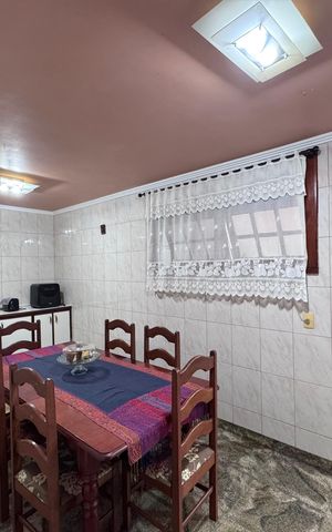 Casa de condomínio à venda com 562m², 4 quartos e 4 vagas Casa de condomínio à venda com 562m², 4 quartos e 4 vagasCozinha