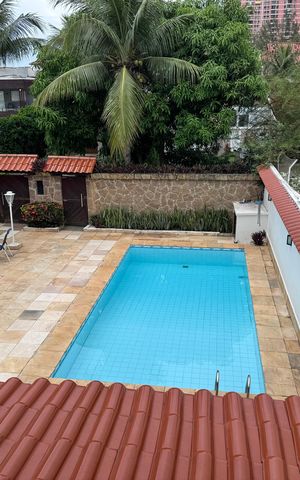 Casa de condomínio à venda com 562m², 4 quartos e 4 vagas Casa de condomínio à venda com 562m², 4 quartos e 4 vagasSuíte 1