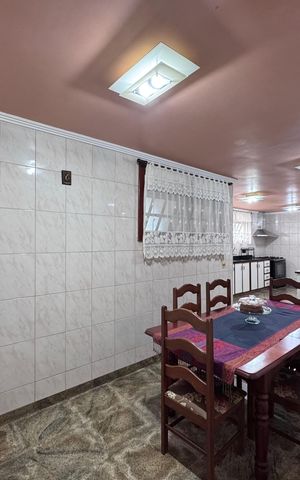 Casa de condomínio à venda com 562m², 4 quartos e 4 vagas Casa de condomínio à venda com 562m², 4 quartos e 4 vagasCozinha