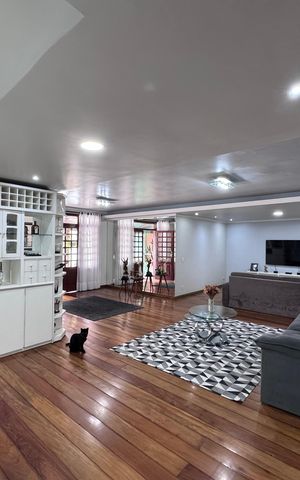 Casa de condomínio à venda com 562m², 4 quartos e 4 vagas Casa de condomínio à venda com 562m², 4 quartos e 4 vagasCasa