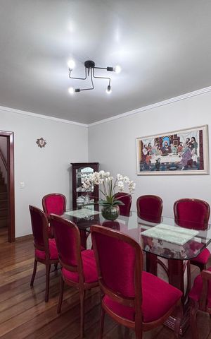 Casa de condomínio à venda com 562m², 4 quartos e 4 vagas Casa de condomínio à venda com 562m², 4 quartos e 4 vagasCasa