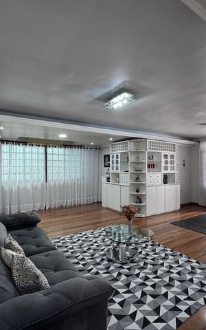 Casa de condomínio à venda com 562m², 4 quartos e 4 vagas Casa de condomínio à venda com 562m², 4 quartos e 4 vagasCasa