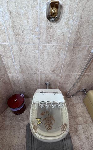 Casa de condomínio à venda com 562m², 4 quartos e 4 vagas Casa de condomínio à venda com 562m², 4 quartos e 4 vagasSuíte 1 - Banheiro