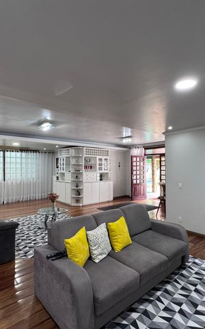 Casa de condomínio à venda com 562m², 4 quartos e 4 vagas Casa de condomínio à venda com 562m², 4 quartos e 4 vagasCasa