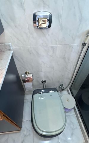 Casa de condomínio à venda com 562m², 4 quartos e 4 vagas Casa de condomínio à venda com 562m², 4 quartos e 4 vagasBanheiro Social