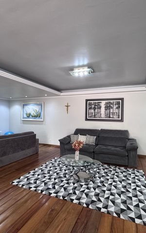 Casa de condomínio à venda com 562m², 4 quartos e 4 vagas Casa de condomínio à venda com 562m², 4 quartos e 4 vagasCasa