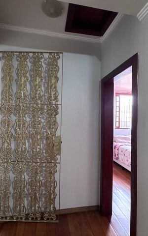 Casa de condomínio à venda com 562m², 4 quartos e 4 vagas Casa de condomínio à venda com 562m², 4 quartos e 4 vagasHall Íntimo