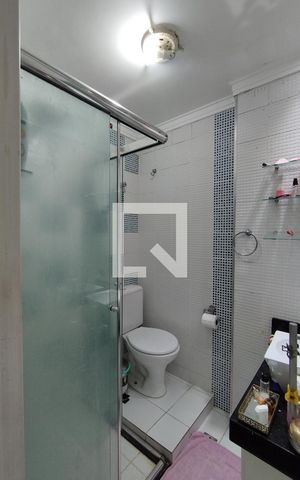 Apartamento à venda com 57m², 2 quartos e 1 vaga Apartamento à venda com 57m², 2 quartos e 1 vagaBanheiro